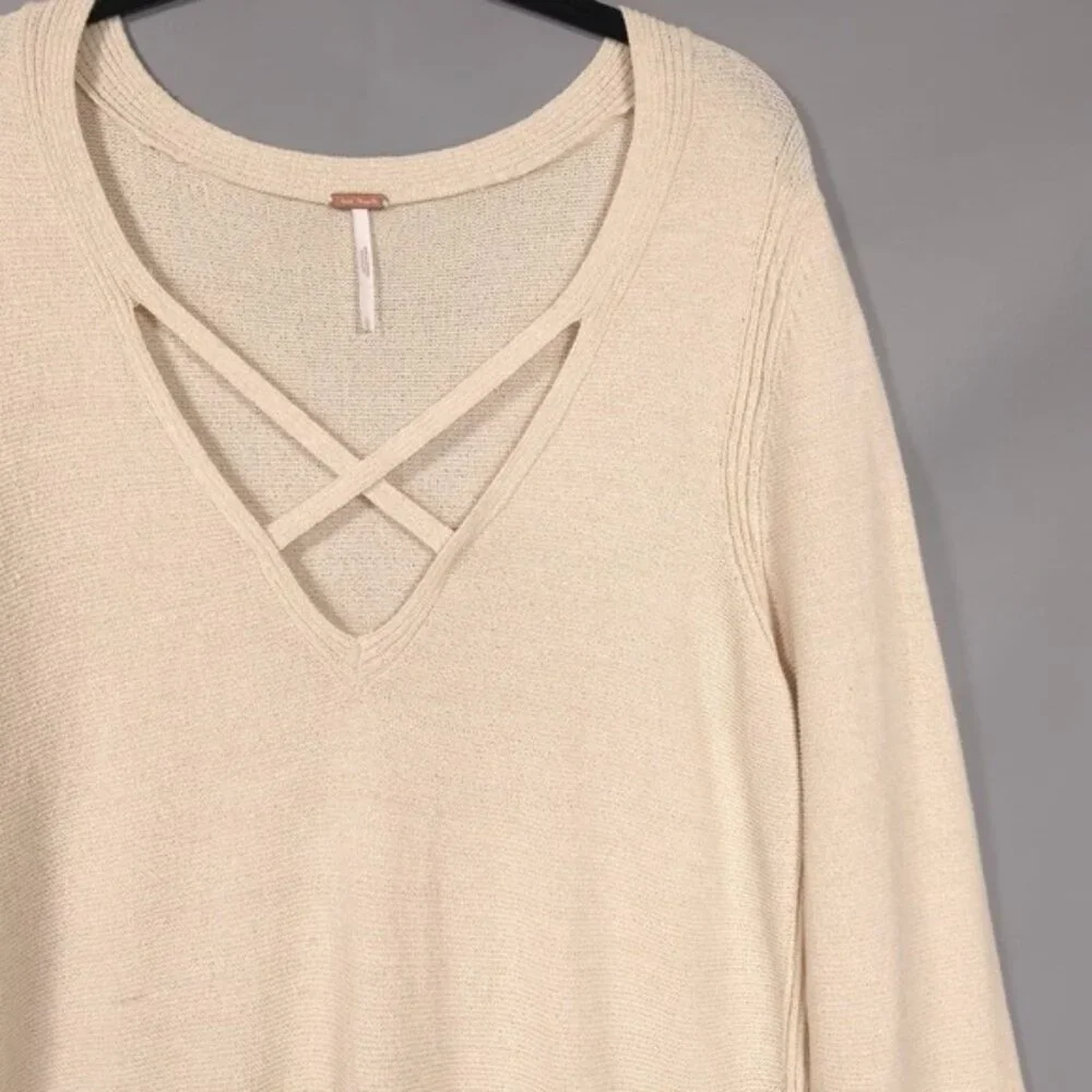 NWT Free People Size LARGE Criss Cross Tunic Sweater V Neck Side Slits Ivory‎